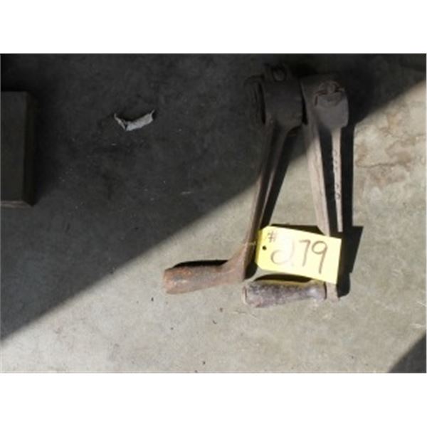 BUNDLE OF 2 HAND CRANKS