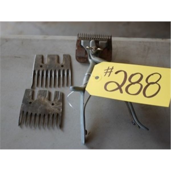 LISTER HAND CLIPPERS WITH EXTRA BLADES