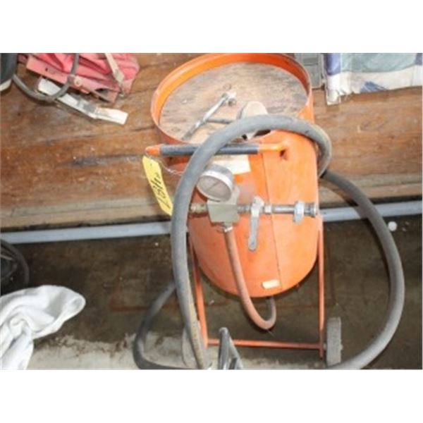SANDBLASTER UNIT C/W HOSE