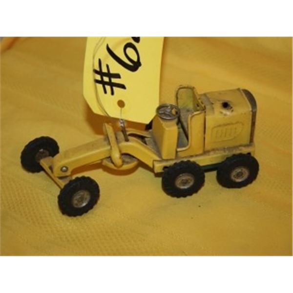 COLLECTIBLE METAL GRADER TOY