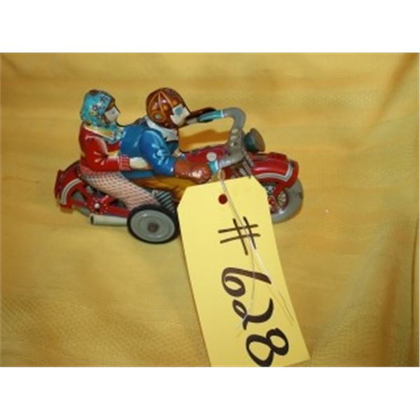 METAL MOTORCYCLE TOY WITH TWO RIDERS