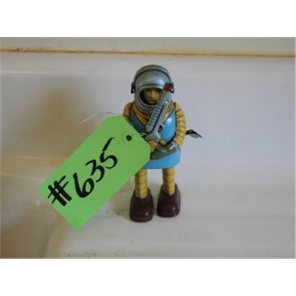 COLLECTIBLE METAL ASTRONAUT TOY