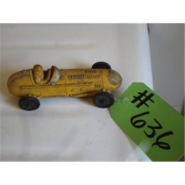 COLLECTIBLE METAL RACE CAR TOY (YELLOW)