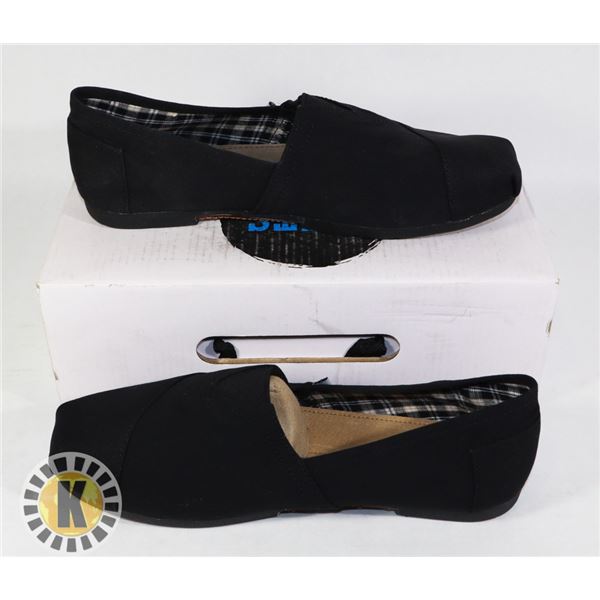 PAIR OF  ACTS  STANDARD SLIP ON SHOES- SIZE 7.5