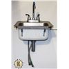 Image 1 : 1 SMALL SINK