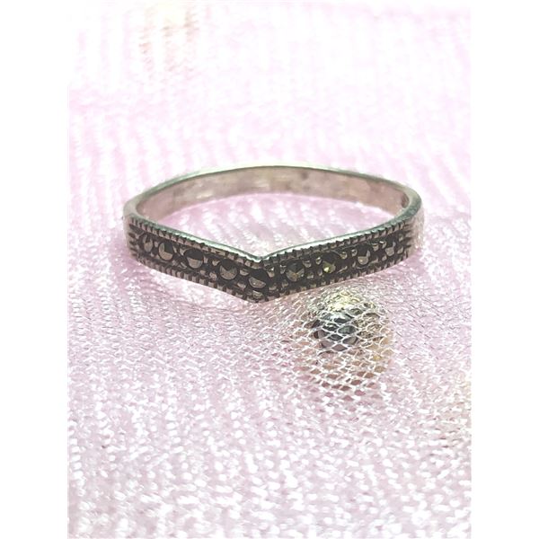 SILVER MARCASITE RING
