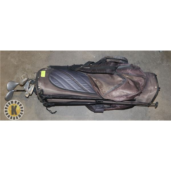 OGIO RIGHT HANDED GOLF CLUB SET WITH BAG