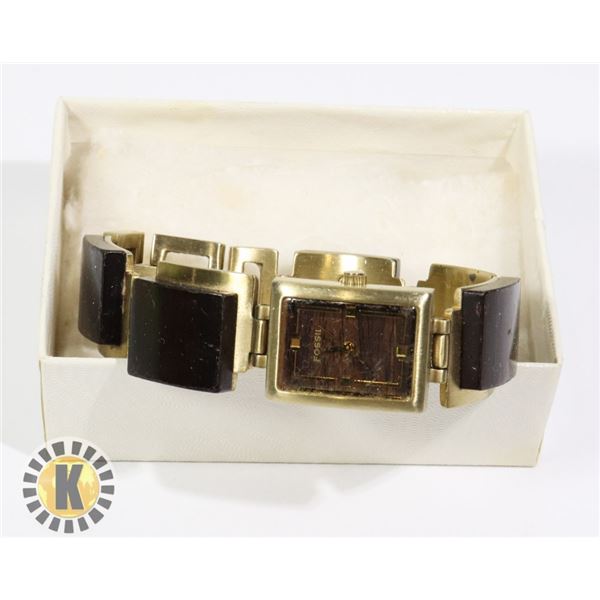 LADIES FOSSIL WATCH GOLD & BROWN