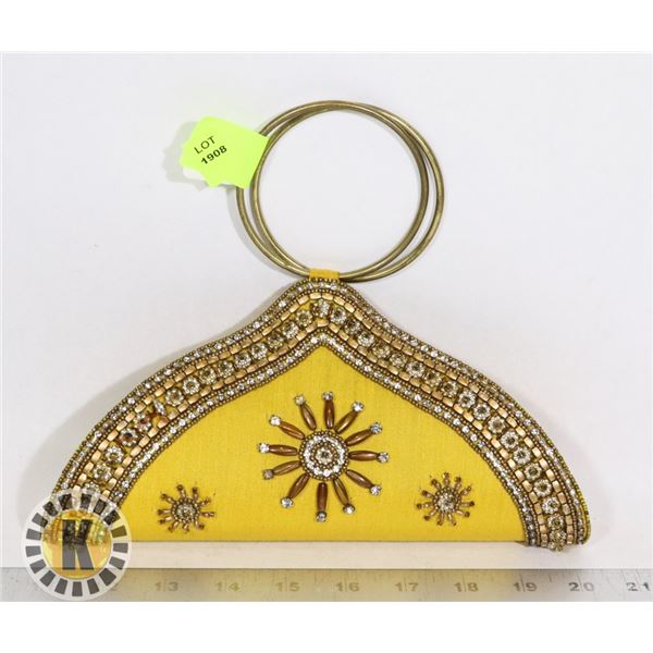 VINTAGE CLUTCH STYLE PURSE