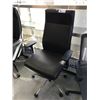 Image 1 : BROWN ADJUSTABLE ARM HI-BACK EXECUTIVE CHAIR