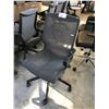 Image 2 : GREY EURO STYLE MESH FLEX-BACK TASK CHAIR