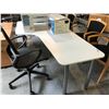 Image 2 : WHITE 5'X4' CORNER COMPUTER TABLE (LH)