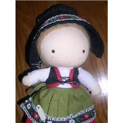 8" Pocket Doll International 1981 Joan Walsh #1888481