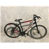 Image 2 : BLACK SCHWINN CHAPEL 21 SPEED, 19" FRAME, MOUNTAIN BIKE