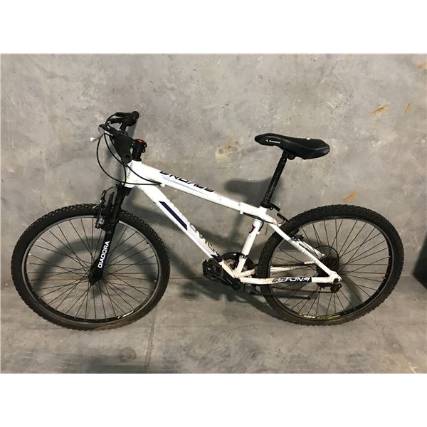 WHITE DIADORA 21 SPEED MOUNTAIN BIKE - NO BRAKES