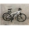 Image 2 : WHITE DIADORA 21 SPEED MOUNTAIN BIKE - NO BRAKES