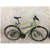 Image 2 : GREEN ROCKY MOUNTAIN METROPOLIS 24 SPEED, FRONT AND REAR DISC BRAKES, 22" FRAME MOUNTAIN BIKE