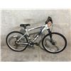 Image 2 : SILVER GT AVALANCHE 3.0, 24 SPEED, 19" FRAME, DISC BRAKES MOUNTAIN BIKE