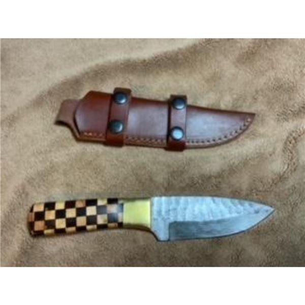 Damascus Steel Checkered Handle Hunter Knife