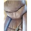 Image 3 : Remote Controlled  Lazboy Recliner Chair Like New Used 1 Month