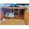 Image 3 : Wood Entertainment Stand/Cabinet