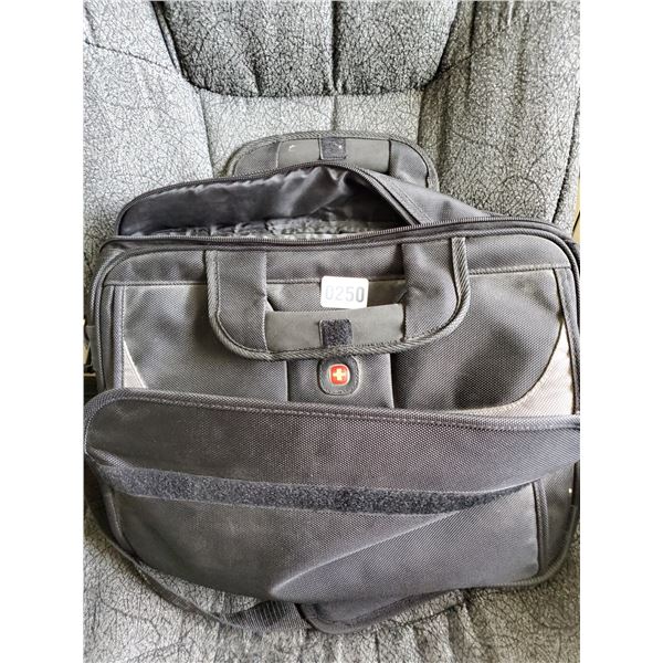 17" HP Laptop & Carrying Case