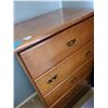 Image 2 : 5 Drawer Wood Dresser