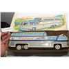 Image 1 : ANTIQUE TIN TOY JAPAN TOY GREYHOUND BUS IN BOX