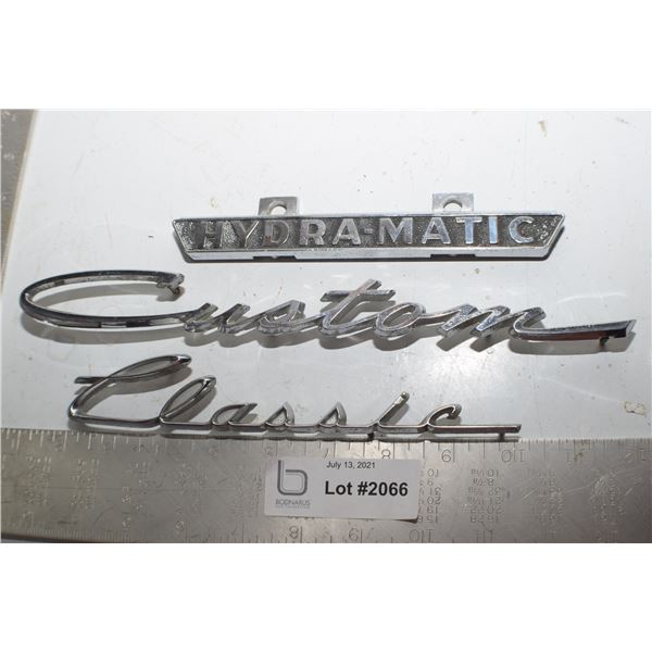 ANTIQUE SCRIPT EMBLEM LOT ---ASSORTED