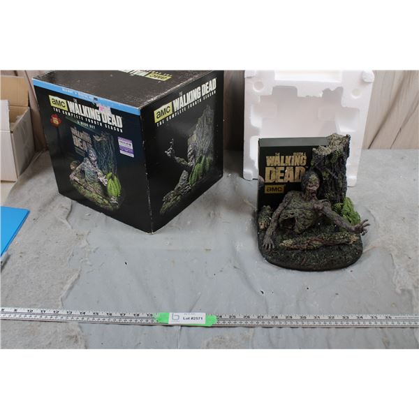 Walking Dead Season 4 Blu-Ray Collectors edition - like new complete in box