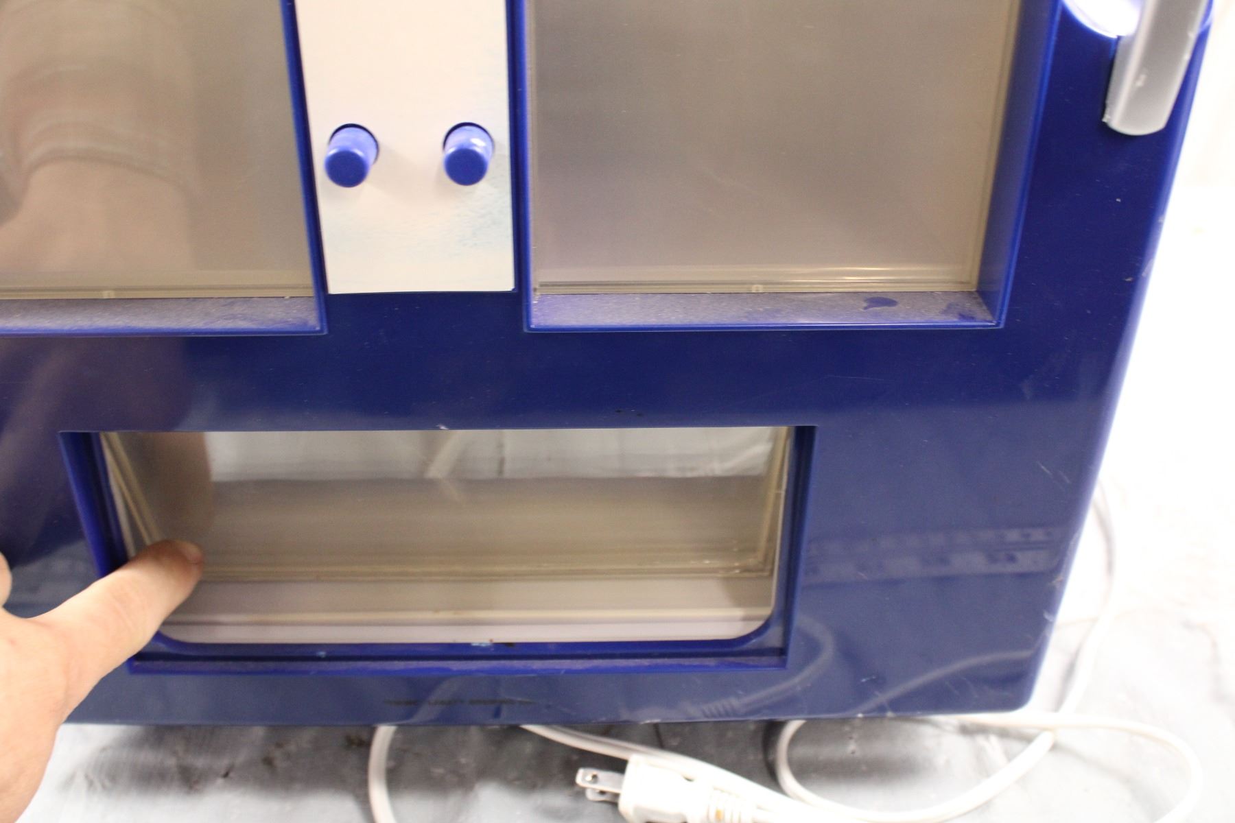 Labatt Blue Pilsener Mini Beer Cooler (working) + 12 drink Dispenser
