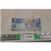 Image 2 : 2006 Canadian 5 dollar bill