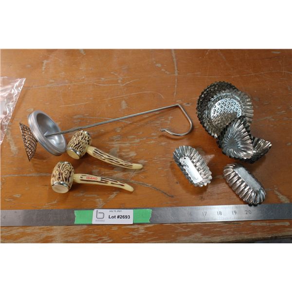 Salt and Pepper Shakes Early Sweden Baking Tins and Stirring Mechanism