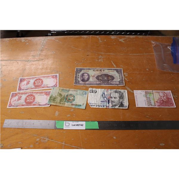 Foreign Money (Bills)