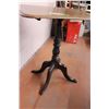 Image 2 : Early Mahogany Drop Front Pedestal Table