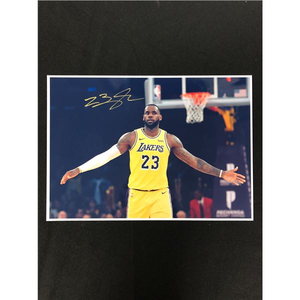 LEBRON JAMES SIGNED 8X10 PHOTO (REAL AUTHENTIC COA)