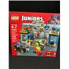 Image 1 : LEGO: JUNIORS "BATMAN: DEFEND THE BATCAVE" BUILDING TOY