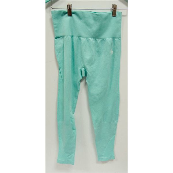 NEW RYDERWEAR TIGHTS SIZE  MEDIUM RETAIL $79.99