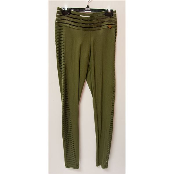 CUTE BOOTY PANTS SIZE XS