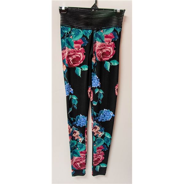 CUTE BOOTY PANTS SIZE SMALL