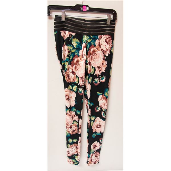 CUTE BOOTY PANTS SIZE SMALL