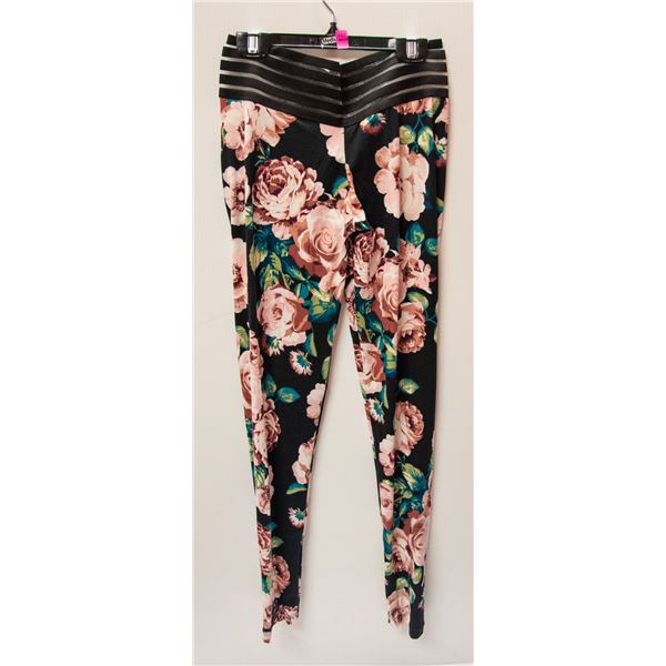 CUTE BOOTY PANTS SIZE MED