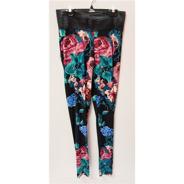 CUTE BOOTY PANTS SIZE LARGE