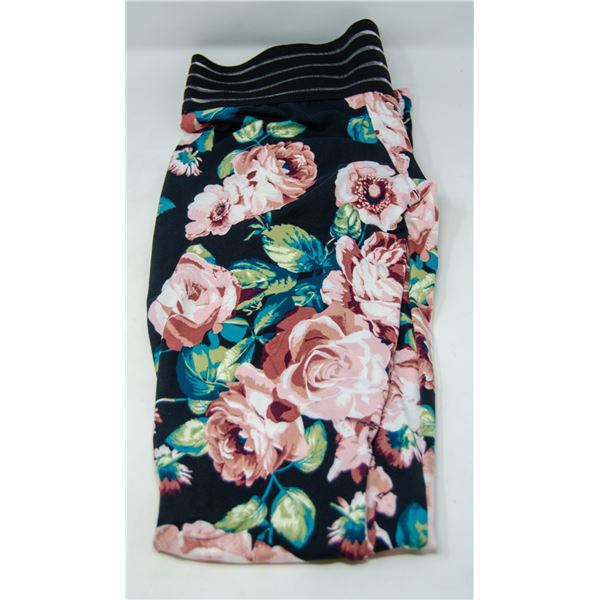 CUTE BOOTY LEGGINGS SIZE SMALL