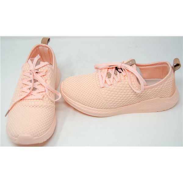 NEW RYDERWEAR SHOES SIZE 8 LADIES