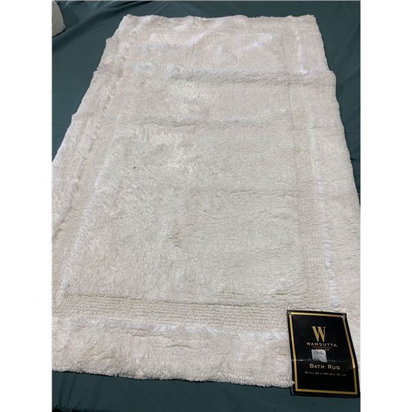 Wamsutta 24 x 40 inch white bathmat