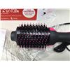 Image 2 : Revlon one step hair dryer & volumizer brush