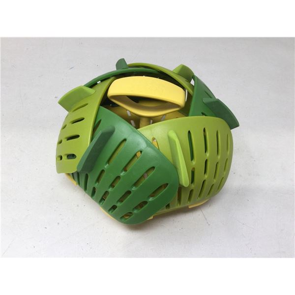 Self Closing collander greeen plastic