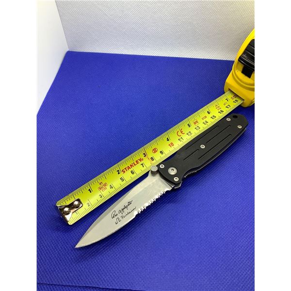 NEW Gerber folding pocket knife with belt clip in Box