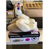 Image 1 : Nuknuuk Ladies Size 11 Slippers